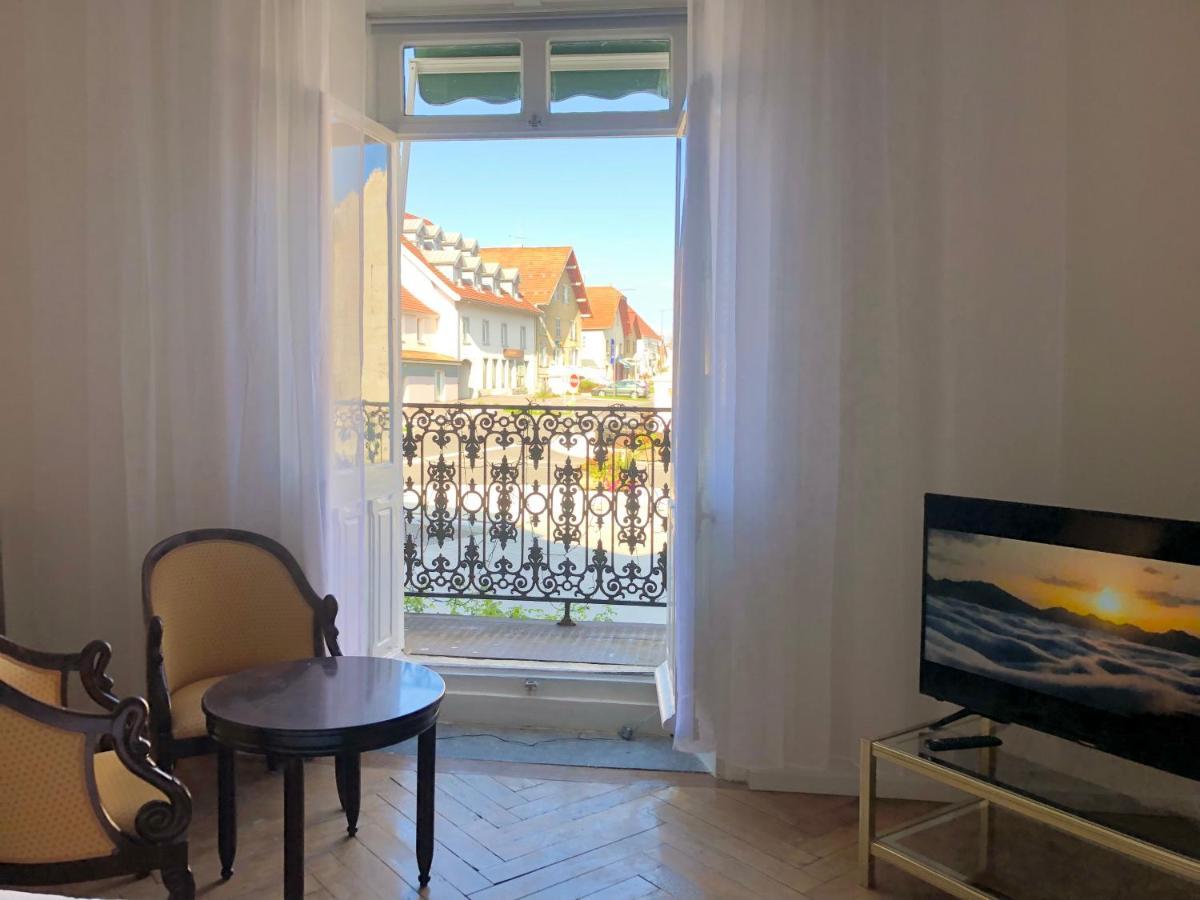 Hotel D'Artiste Pierrefontaine-les-Varans 外观 照片